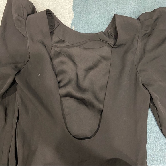 Low-back Bodycon Dress - Picture 2 of 3